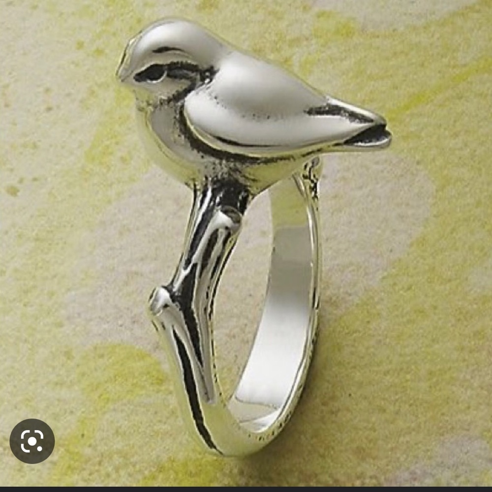 Am looking for someone who is selling this ring for a reasonable price , lmk.